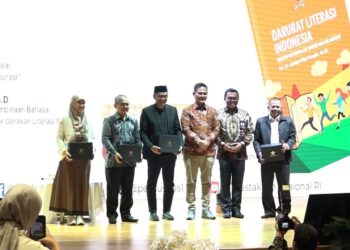 Buku ‘Darurat Literasi Indonesia’ untuk Tingkatkan Skor PISA