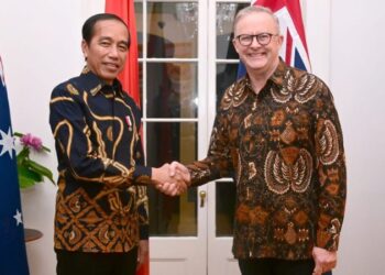 Presiden Jokowi dan PM Albanese kompak mengenakan baju batik di acara makan malam