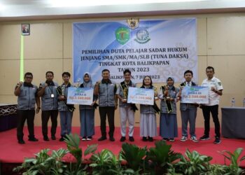 SMA Negeri 1 Balikpapan Raih Gelar Juara Pelajar Sadar Hukum Tingkat Kota Balikpapan