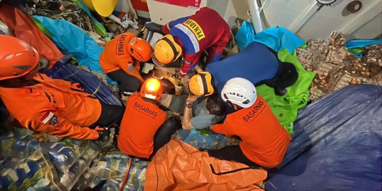 Satu Penumpang Kapal KM Dharma Kartika IX  Asal Berau Tewas Terjepit Truk